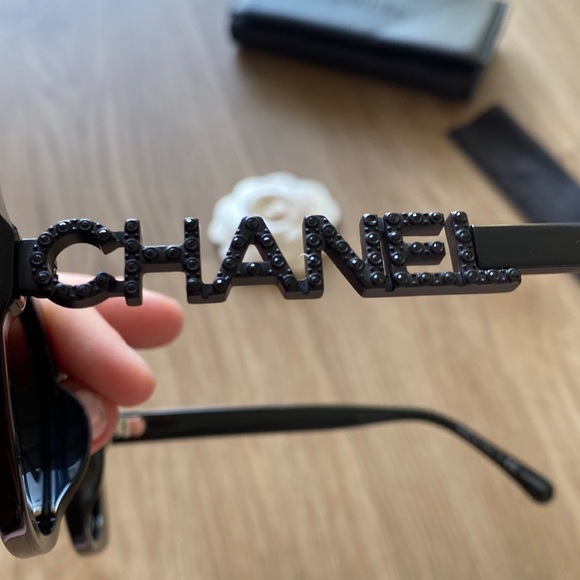 Chanel sunglasses with rhinestone “CHANEL” on left arm - Picture 2 of 13